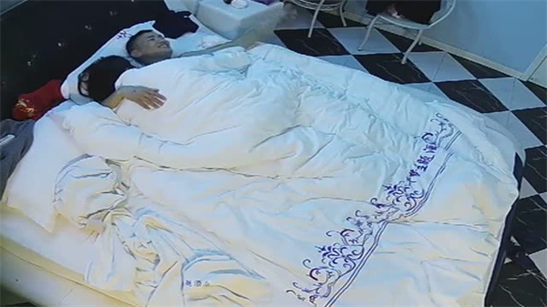 AV男优小钢炮猛干不休，狂暴花式操B，骚穴淫荡内射潮吹